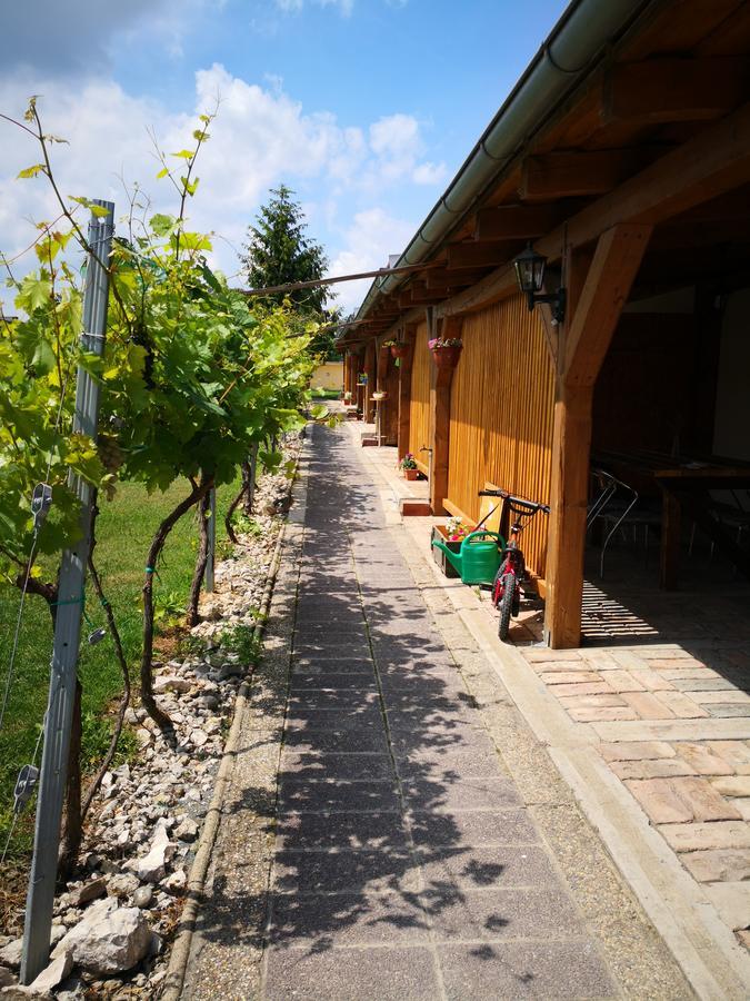 Apartman Lipa Mikulov Extérieur photo